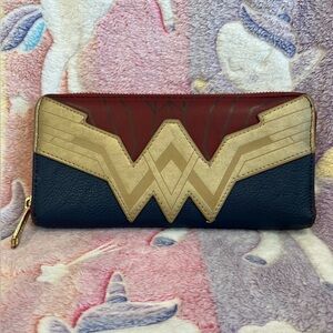 Loungefly DC Comics Justice League Wonder Woman Zipper Wallet